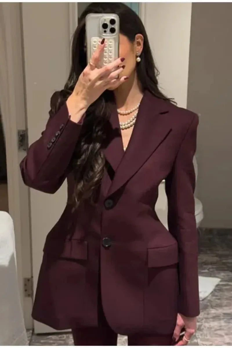 Élodie Grace – Idealna Marynarka